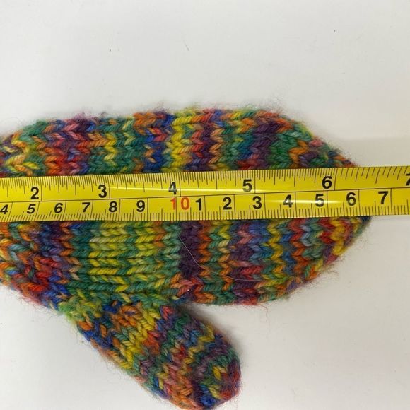 🆕 Kids Knitted Rainbow Mittens - Picture 4 of 4